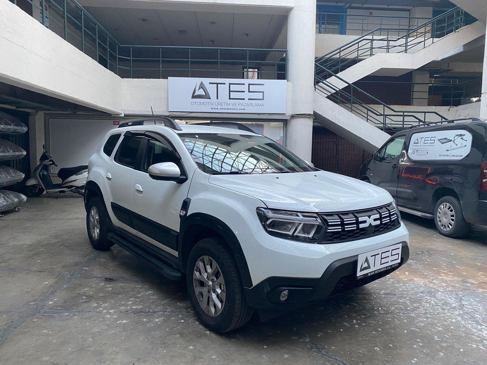 whatsapp-image-2024-11-05-at-13-20-12.jpeg Dacia Duster Yan Basamak 2018 ve Sonrası ( Siyah ) - Görsel 1
